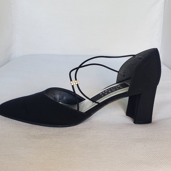 Stuart Weitzman 'Guipure' black strappy and crystal D'Orsay heels Size 6.5B - Picture 6 of 8